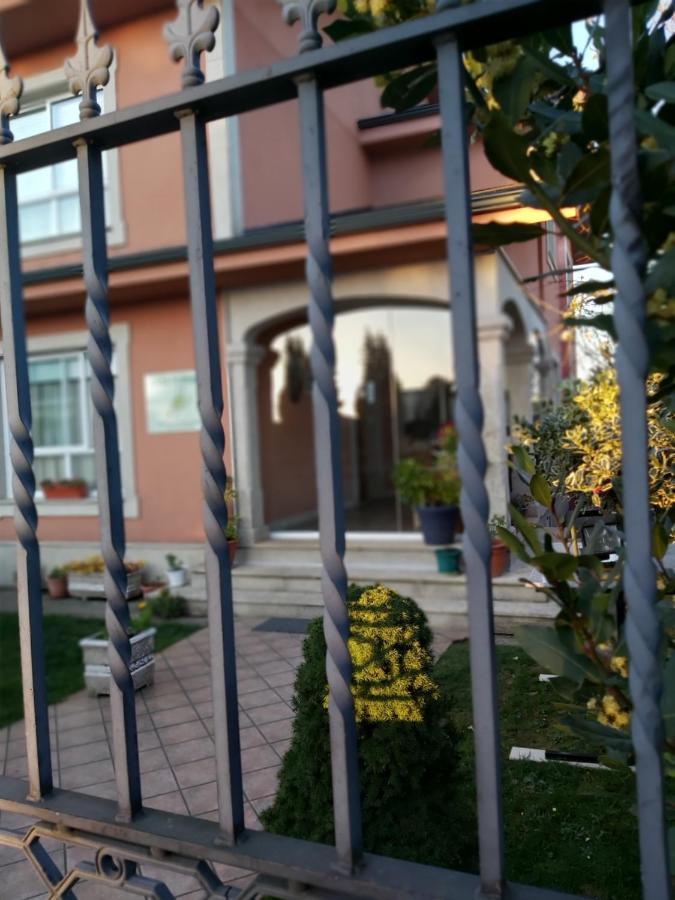 Despertar Con El Sonido De Los Pajaros Villa Melide Eksteriør billede